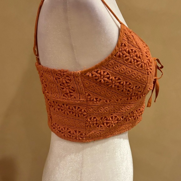 American Rag knitted cropped halter top size small - Picture 4 of 12